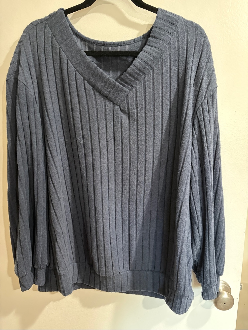 Women’s Ribbed V-Neck Sweater - Blue